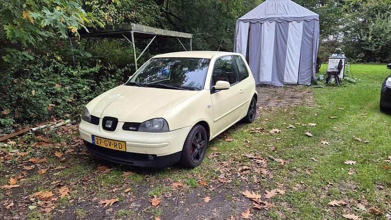 Geel Gebruikt 2001 Seat Arosa Sport Hatchback | € 1.250 (Eerlijke prijs) - Afbeelding 1/4