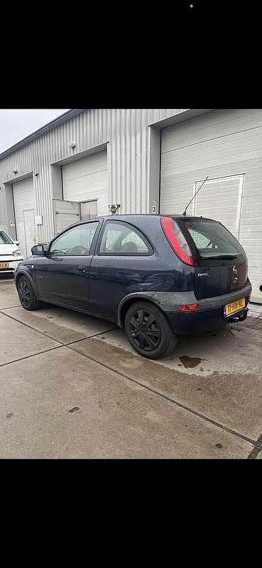Blauw Gebruikt 2001 Opel Corsa Comfort Hatchback | € 849 (Eerlijke prijs) - Afbeelding 1/4