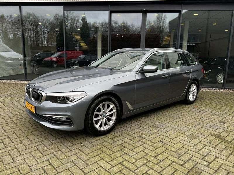 Occasion BMW 520 Comfort Edition 184 PK (135 kW) 2018 Grijs, metallic lak Stationwagen