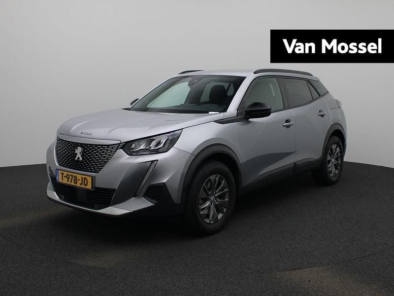 Grijs Gebruikt 2023 Peugeot e-2008 Style SUV | € 19.400 (Goede deal) - Afbeelding 1/4