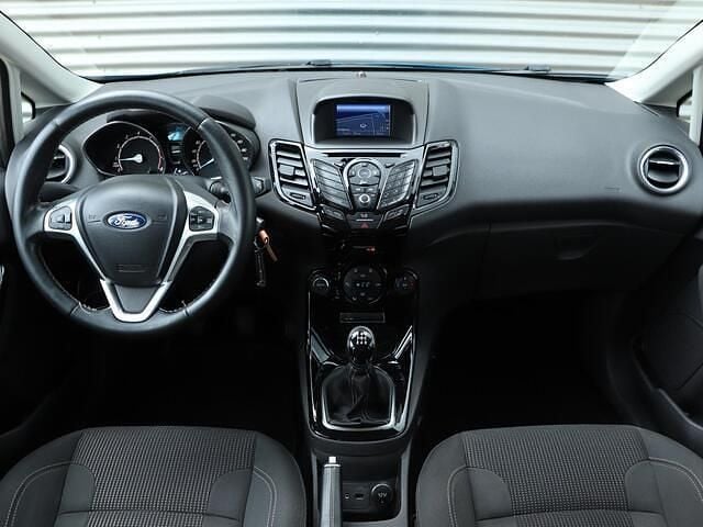 Occasion Ford Fiesta Titanium 101 PK (74 kW) 2015 Blauw Hatchback