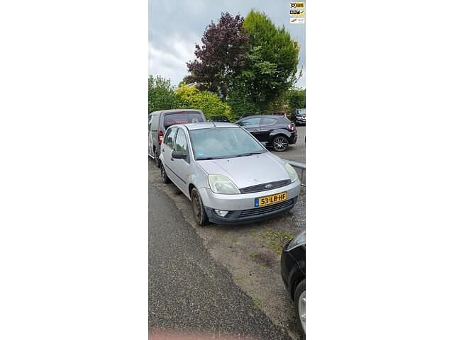 Grijs Gebruikt 2002 Ford Fiesta Ambiente Hatchback | € 1.095 (Eerlijke prijs) - Afbeelding 1/4