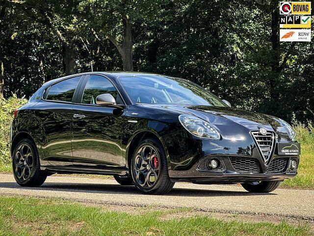 Zwart Gebruikt 2015 Alfa Romeo Giulietta Sprint Hatchback | € 14.899 (Eerlijke prijs) - Afbeelding 1/4