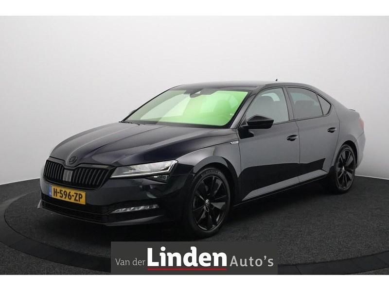 Zwart Gebruikt 2020 Skoda Superb Business Line Hatchback | € 24.750 (Duur) - Afbeelding 1/4