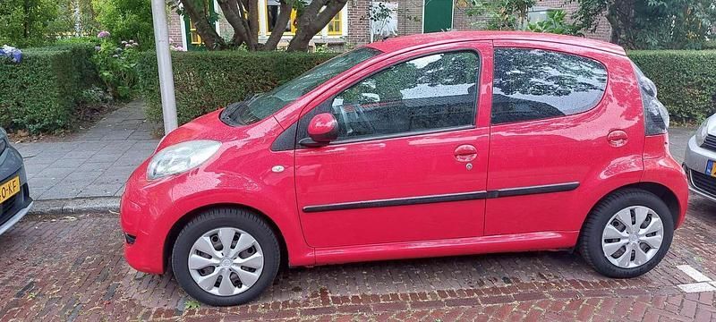 Rood Gebruikt 2009 Citroën C1 Hatchback | € 2.000 (Super prijs) - Afbeelding 1/4