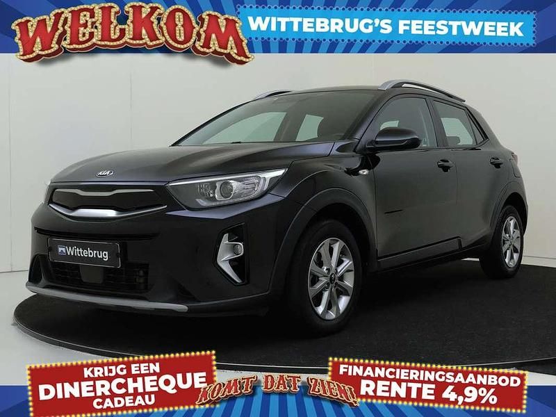 Zwart Gebruikt 2021 Kia Stonic SUV | € 15.925 (Goede deal) - Afbeelding 1/3