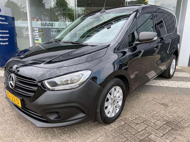 Zwart Gebruikt 2022 Mercedes Citan 110 Van | € 17.950 (Iets duurder) - Afbeelding 1/4