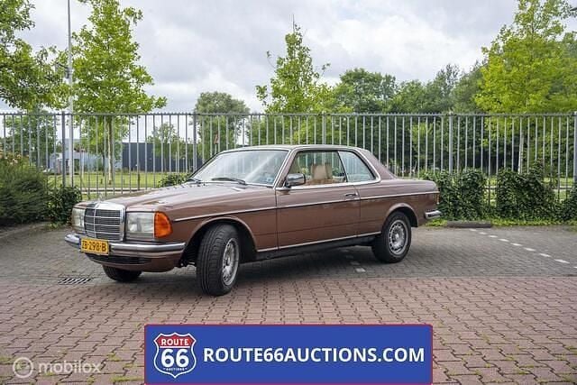 Zwart Gebruikt 1979 Mercedes 280 | € 5.500 - Afbeelding 1/4