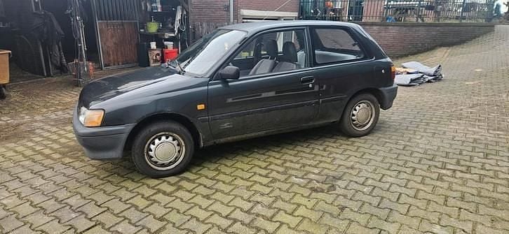 Occasion 1992 Toyota Starlet XLi Hatchback | € 600 - Afbeelding 1/4