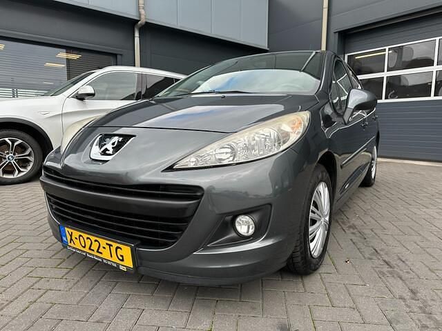 Grijs Gebruikt 2014 Peugeot 207 Access Hatchback | € 5.950 (Duur) - Afbeelding 1/4