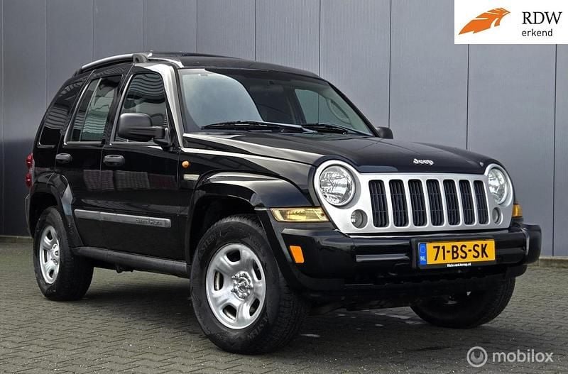 Zwart Gebruikt 2005 Jeep Cherokee Sport SUV | € 5.900 (Eerlijke prijs) - Afbeelding 1/4
