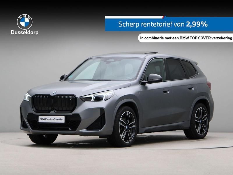 Grijs Gebruikt 2023 BMW iX1 M Sport SUV | € 47.900 (Iets duurder) - Afbeelding 1/4