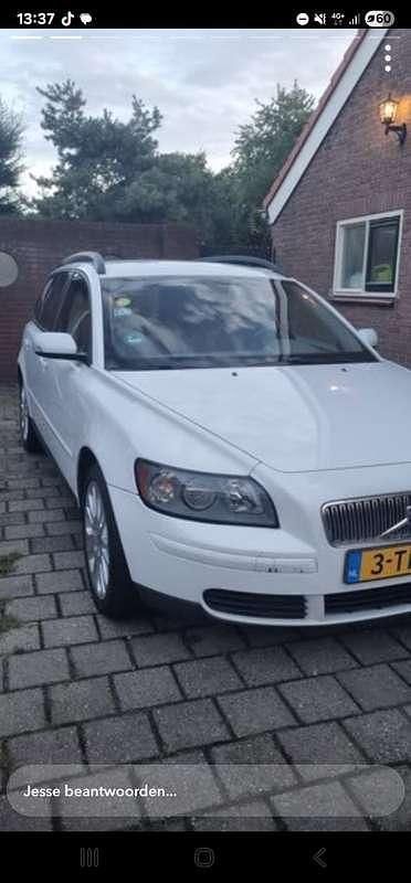 Wit Gebruikt 2006 Volvo V50 Stationwagen | € 1.750 (Goede deal) - Afbeelding 1/4