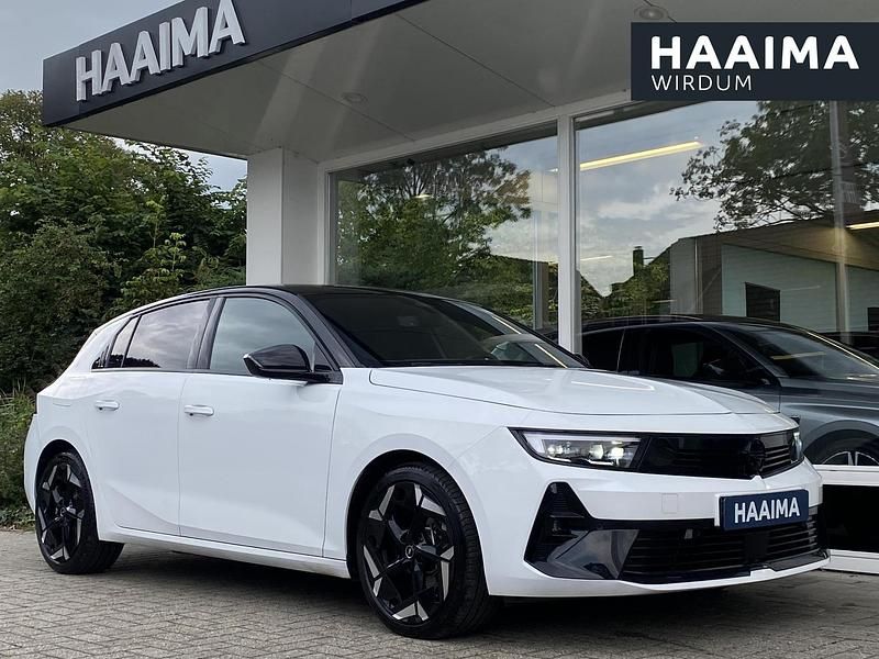 Wit Gebruikt 2023 Opel Astra GSe Hatchback | € 35.945 (Duur) - Afbeelding 1/4