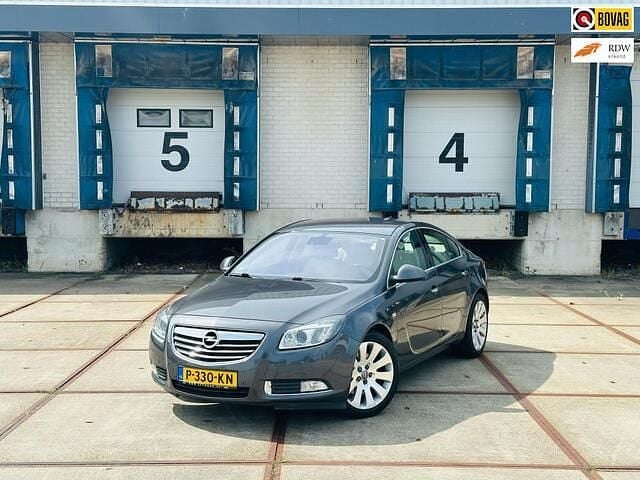 Grijs Gebruikt 2008 Opel Insignia Sport Sedan | € 8.499 (Eerlijke prijs) - Afbeelding 1/4