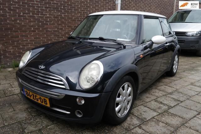 Zwart Gebruikt 2006 Mini Cooper Hatchback | € 2.250 (Eerlijke prijs) - Afbeelding 1/4