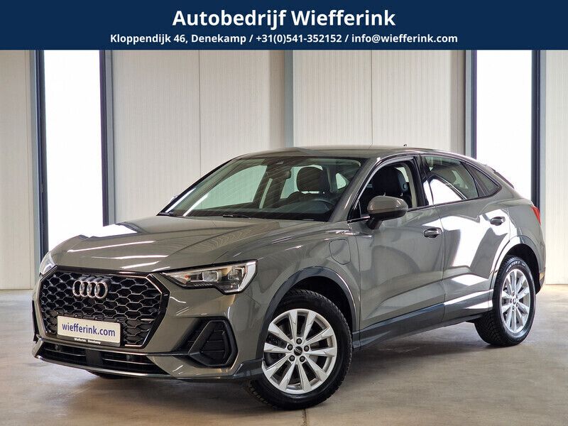 Grijs Gebruikt 2024 Audi Q3 SUV | € 44.950 (Iets duurder) - Afbeelding 1/4