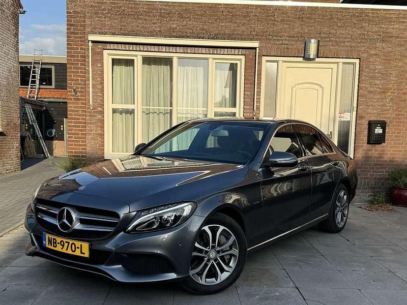 Grijs Gebruikt 2016 Mercedes C350 Avantgarde Sedan | € 19.999 (Eerlijke prijs) - Afbeelding 1/4