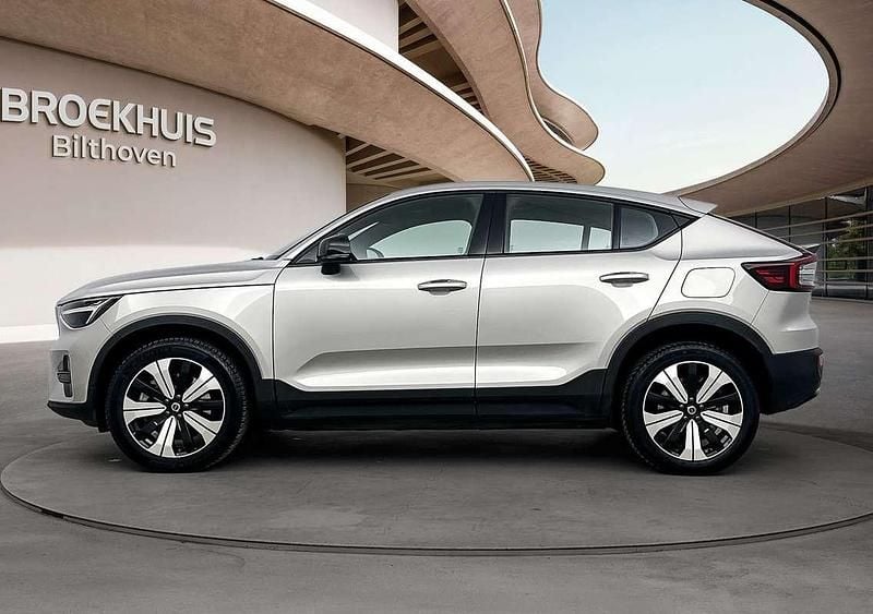 Grijs, metallic lak Gebruikt 2023 Volvo C40 Core SUV | € 31.900 (Goede deal) - Afbeelding 1/4