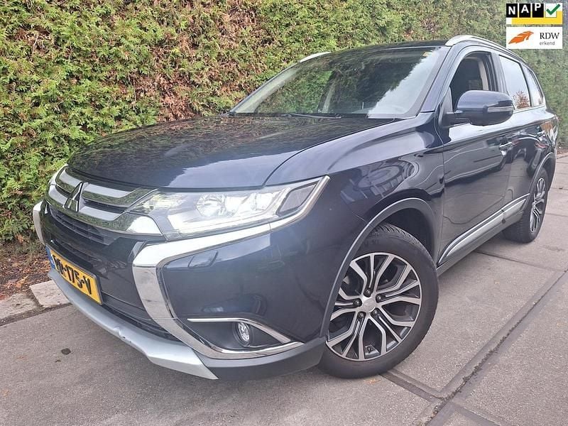 Blauw Occasion 2018 Mitsubishi Outlander SUV | € 12.291 (Goede deal) - Afbeelding 1/4