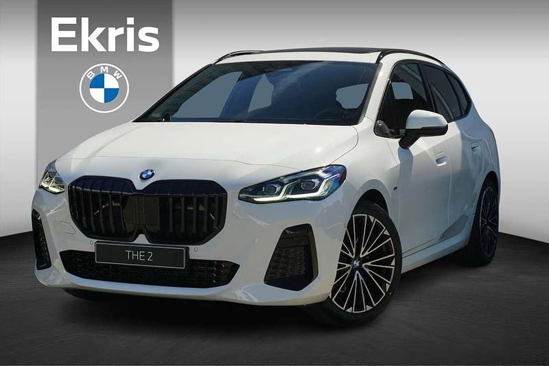 Wit Nieuw 2025 BMW 220 Active Tourer M Sport MPV | € 61.240 - Afbeelding 1/4