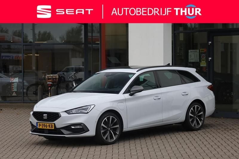 Wit Gebruikt 2021 Seat Leon FR Stationwagen | € 21.950 (Eerlijke prijs) - Afbeelding 1/4