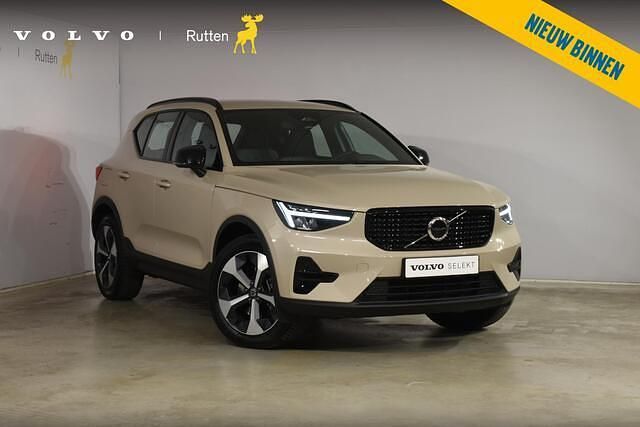 Bruin Gebruikt 2025 Volvo XC40 Plus SUV | € 45.840 (Iets duurder) - Afbeelding 1/4