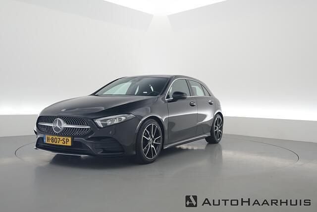 Zwart Gebruikt 2019 Mercedes A180 Business Hatchback | € 21.700 (Goede deal) - Afbeelding 1/3