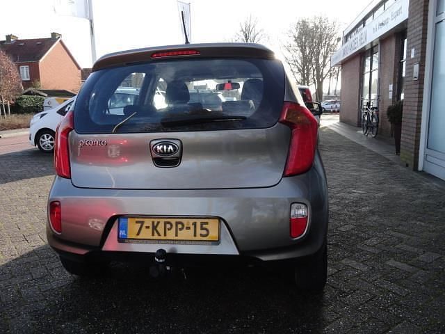 Occasion Kia Picanto Plus 86 PK (63 kW) 2013 Grijs (metallic) Hatchback