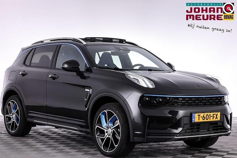 Zwart Gebruikt 2023 Lynk & Co 01 SUV | € 29.900 (Iets duurder) - Afbeelding 1/4