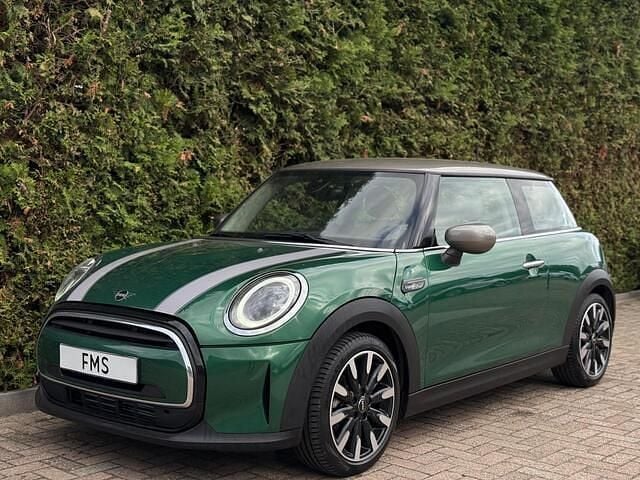 Groen Gebruikt 2024 Mini Cooper Hatchback | € 30.890 - Afbeelding 1/4