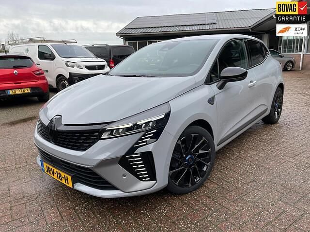 Grijs (metallic) Gebruikt 2024 Renault Clio V Esprit Alpine Hatchback | € 21.300 (Duur) - Afbeelding 1/4