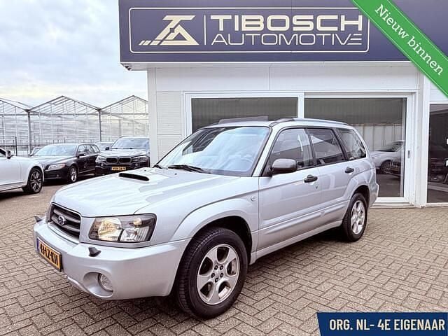 Grijs (metallic) Occasion 2003 Subaru Forester SUV | € 7.695 (Eerlijke prijs) - Afbeelding 1/4