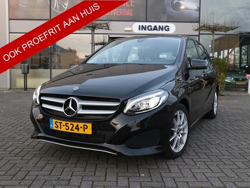 Zwart Occasion 2018 Mercedes B160 Ambition MPV | € 15.900 (Eerlijke prijs) - Afbeelding 1/4