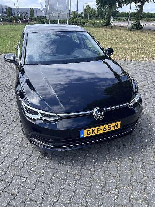 Zwart Gebruikt 2022 VW Golf VIII Style Stationwagen | € 27.950 (Eerlijke prijs) - Afbeelding 1/4
