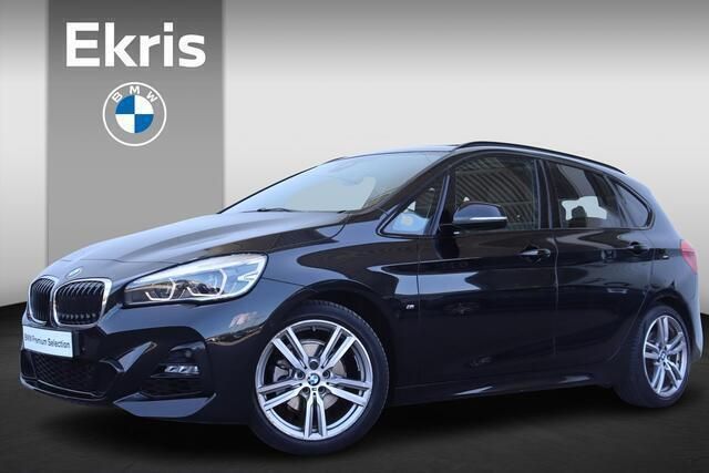 Zwart Gebruikt 2020 BMW 218 Executive Stationwagen | € 28.900 (Duur) - Afbeelding 1/4