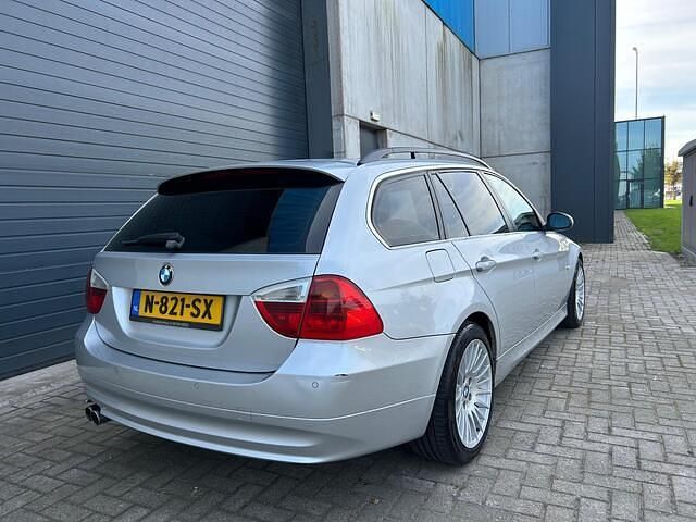 Occasion BMW 325 Executive 218 PK (160 kW) 2006 Grijs (metallic) Stationwagen