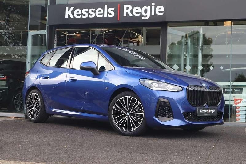 Blauw Gebruikt 2024 BMW 218 Active Tourer M Sport MPV | € 35.950 (Iets duurder) - Afbeelding 1/4