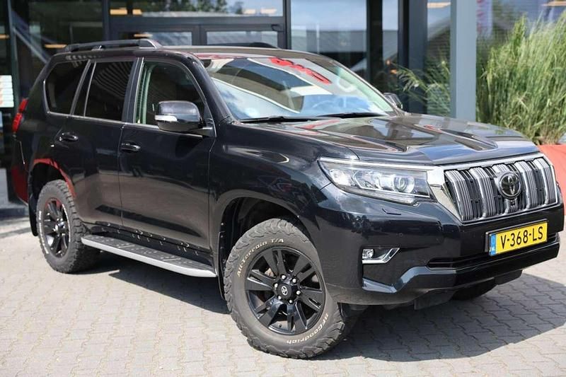 Zwart Gebruikt 2018 Toyota Land Cruiser Lounge SUV | € 55.654 - Afbeelding 1/4