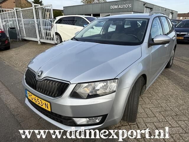 Grijs Gebruikt 2014 Skoda Octavia Business Line Stationwagen | € 5.250 (Goede deal) - Afbeelding 1/4