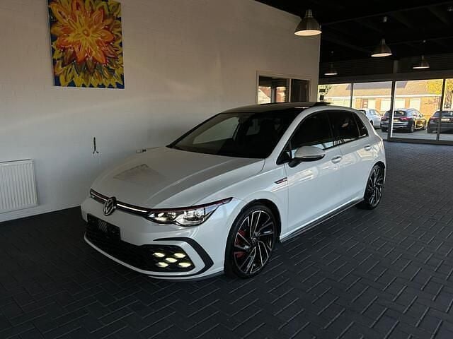 Wit Gebruikt 2020 VW Golf VIII GTI Hatchback | € 32.250 (Goede deal) - Afbeelding 1/4