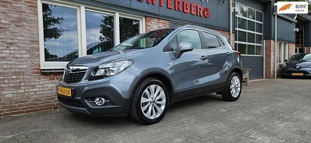 Grijs Gebruikt 2015 Opel Mokka Selection SUV | € 8.950 (Eerlijke prijs) - Afbeelding 1/4