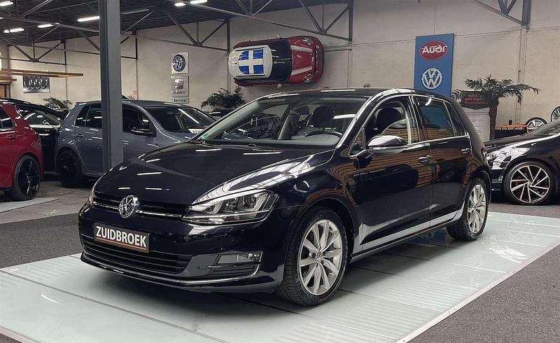 Zwart Gebruikt 2013 VW Golf VII Highline Hatchback | € 13.999 (Iets duurder) - Afbeelding 1/4