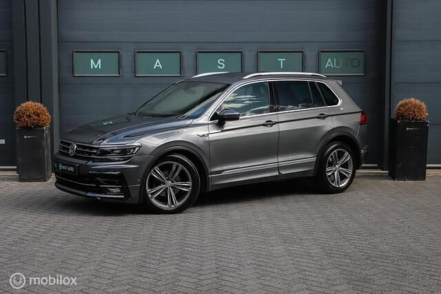 Grijs Gebruikt 2018 VW Tiguan Highline SUV | € 22.240 (Duur) - Afbeelding 1/4