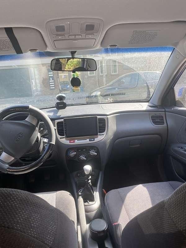 Blauw Gebruikt 2007 Kia Rio MPV | € 1.500 (Goede deal) - Afbeelding 1/4