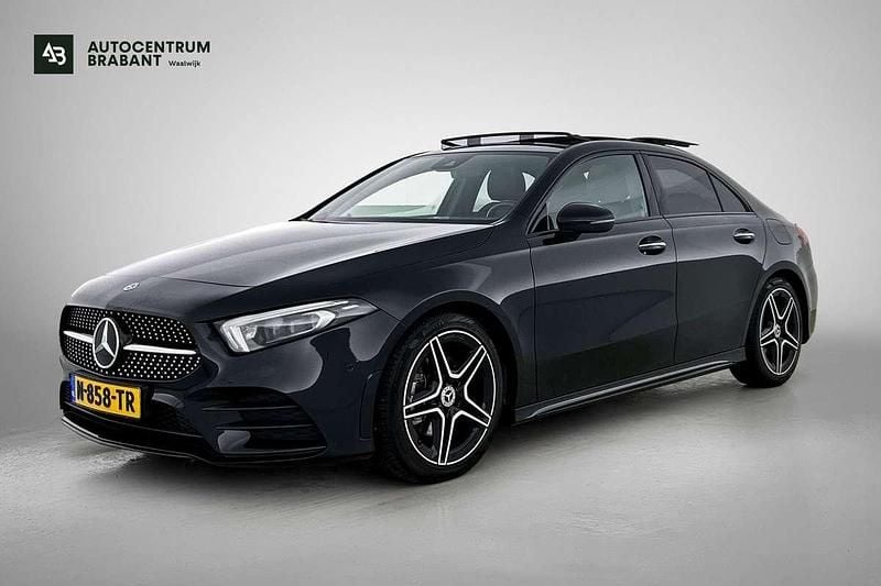 Zwart Occasion 2022 Mercedes A200 Business Sedan | € 24.945 (Eerlijke prijs) - Afbeelding 1/4