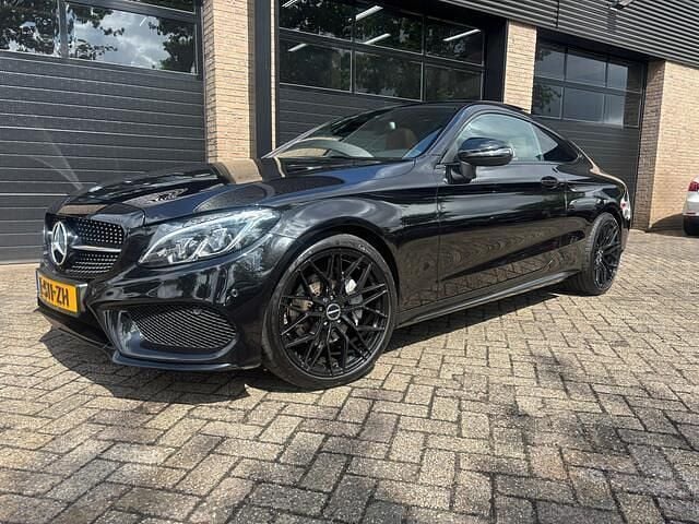 Zwart Gebruikt 2017 Mercedes C180 Prestige Coupé | € 21.950 (Eerlijke prijs) - Afbeelding 1/4