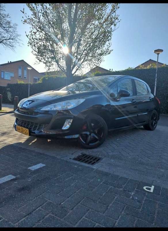 Gebruikt 2008 Peugeot 308 Sedan | € 1.800 (Eerlijke prijs) - Afbeelding 1/4