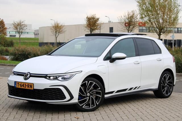 Wit Gebruikt 2020 VW Golf VIII GTE Hatchback | € 26.999 (Iets duurder) - Afbeelding 1/4