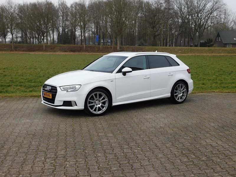 Occasion Audi A3 Sportback Sport 2021 Wit Hatchback
